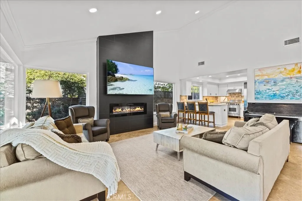 Irvine, California 92603, United States, 3 Bedrooms Bedrooms, ,3 BathroomsBathrooms,Residential,Active,250815