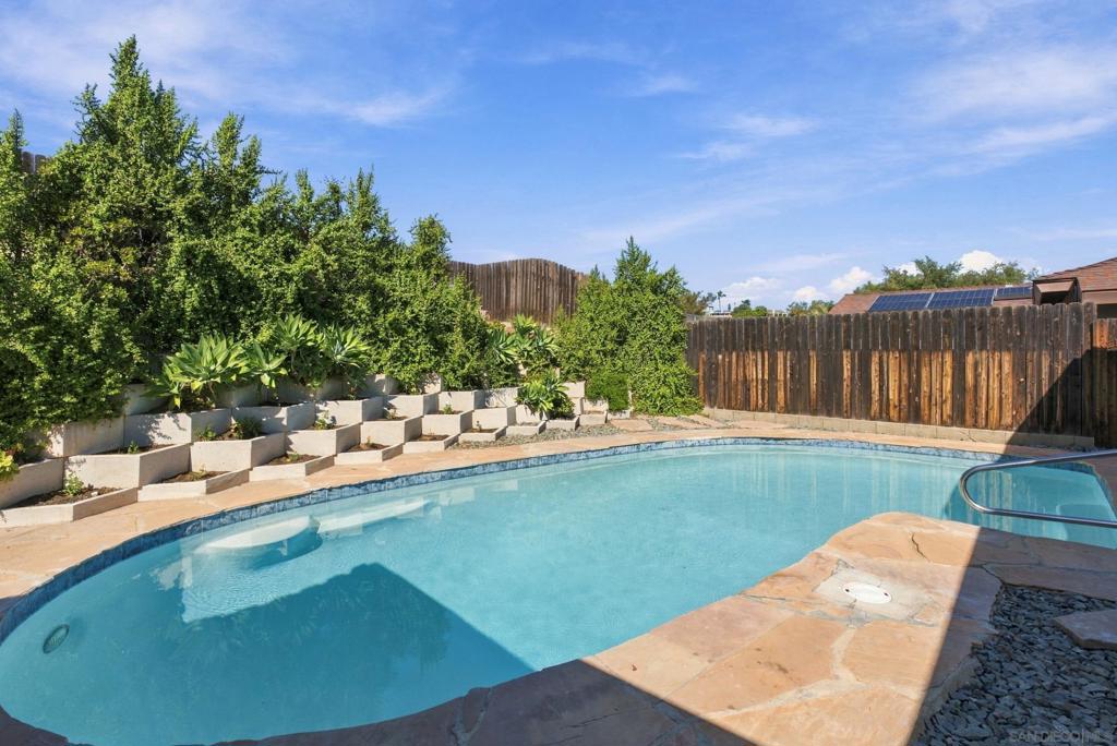 6068 Henderson Dr.