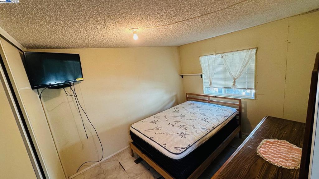 2399 E 14th