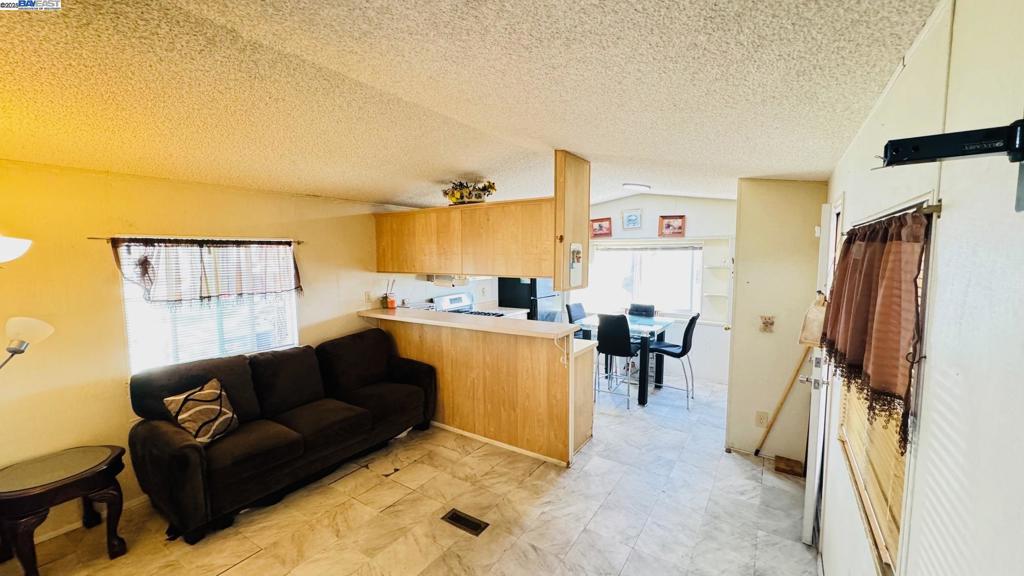 2399 E 14th