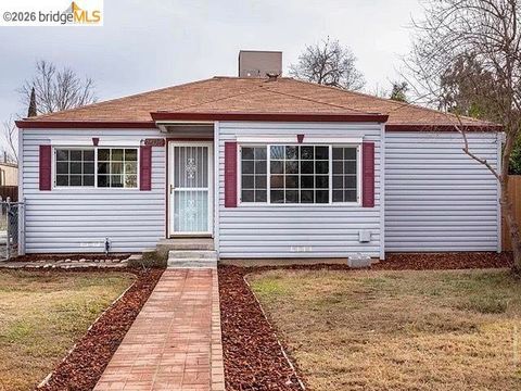 Photo of 1104 1104 Holly AVE Ave, Linda, CA 95961 (MLS # 41126044)