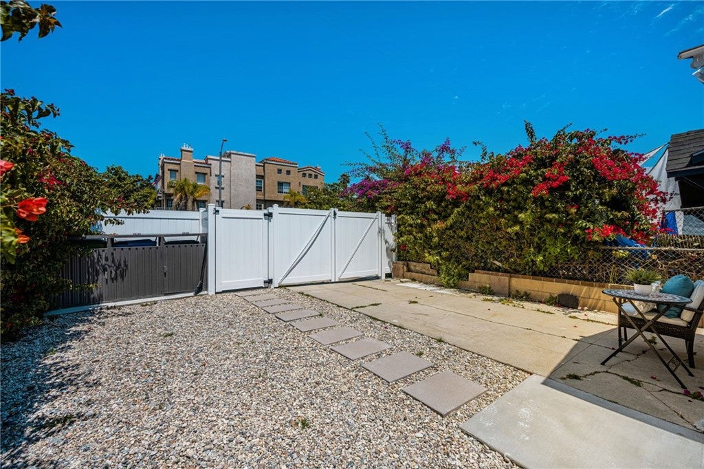 Photo of 5157 Inglewood Boulevard, Culver City, CA 90230 (MLS # OC26137527)