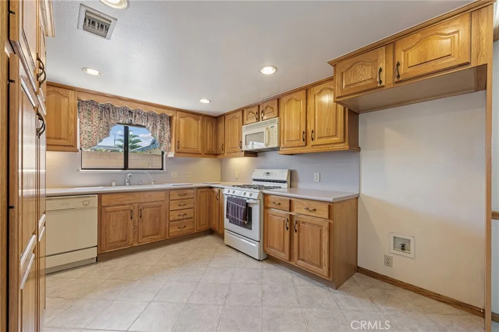 Buena Park, California 90620, United States, 4 Bedrooms Bedrooms, ,2 BathroomsBathrooms,Residential,Active,167118