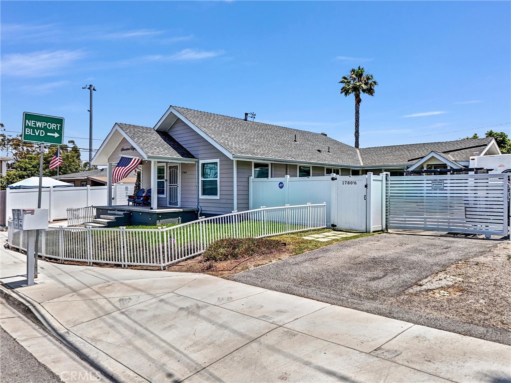 1780 1780 1/2 Anaheim Avenue S