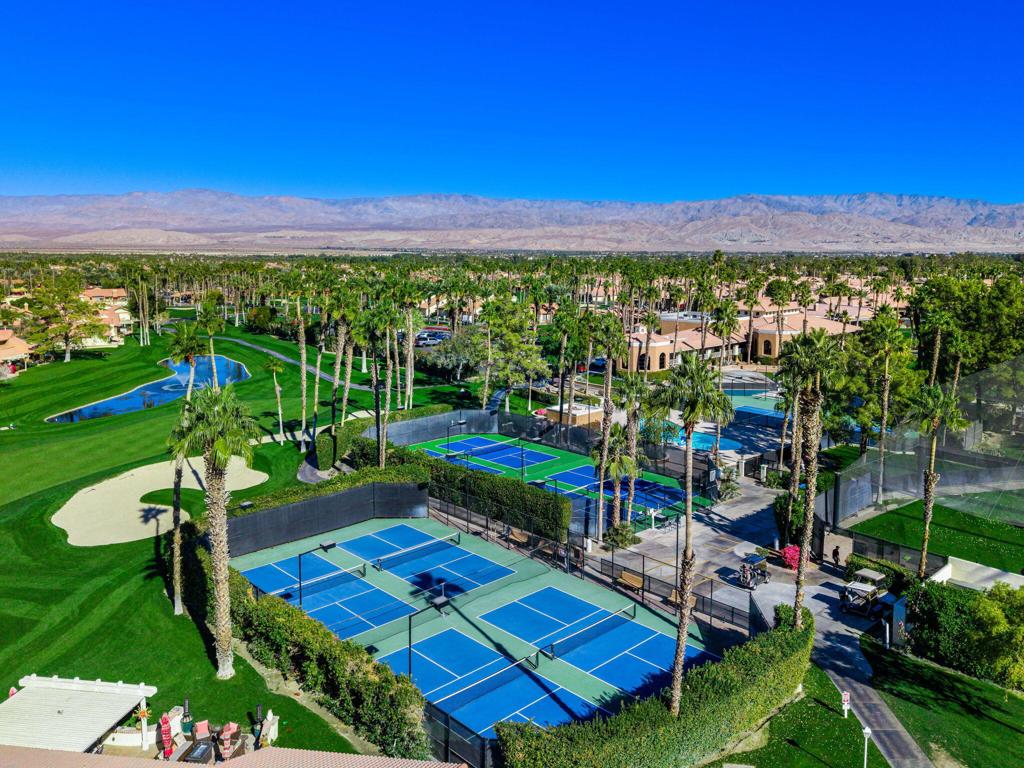 Oasis Country Club - Residential