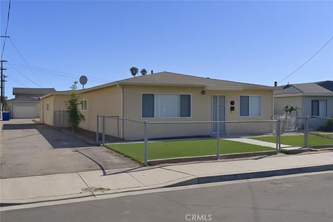 4772 Grace Avenue Cypress CA 90630