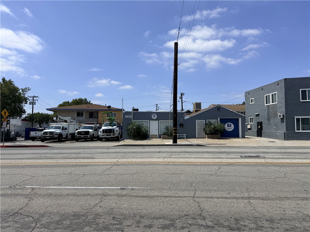 1405 W Olympic