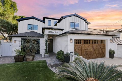 Photo of 1852 6th, Manhattan Beach, CA 90266 (MLS # SB26076349)