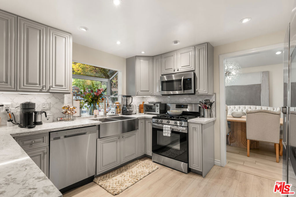 7282 Woodvale Court