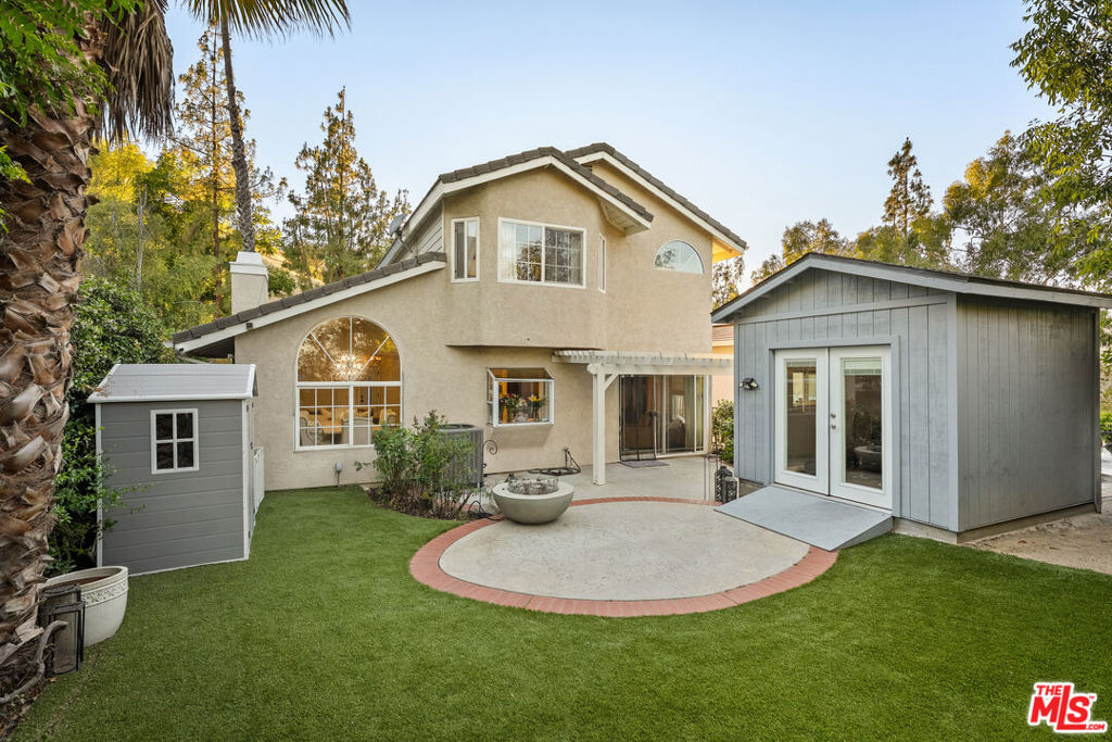 7282 Woodvale Court