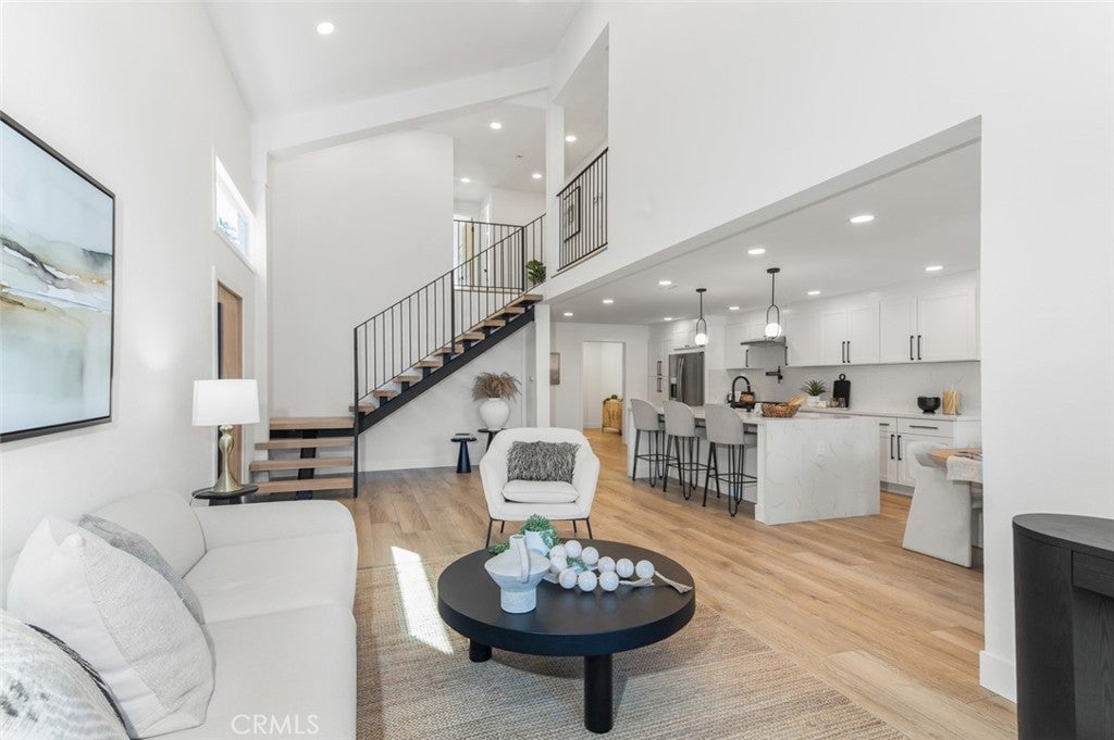 22526 Lake Forest Lane