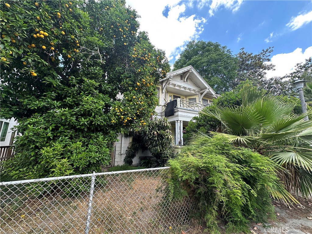 485 Park Front