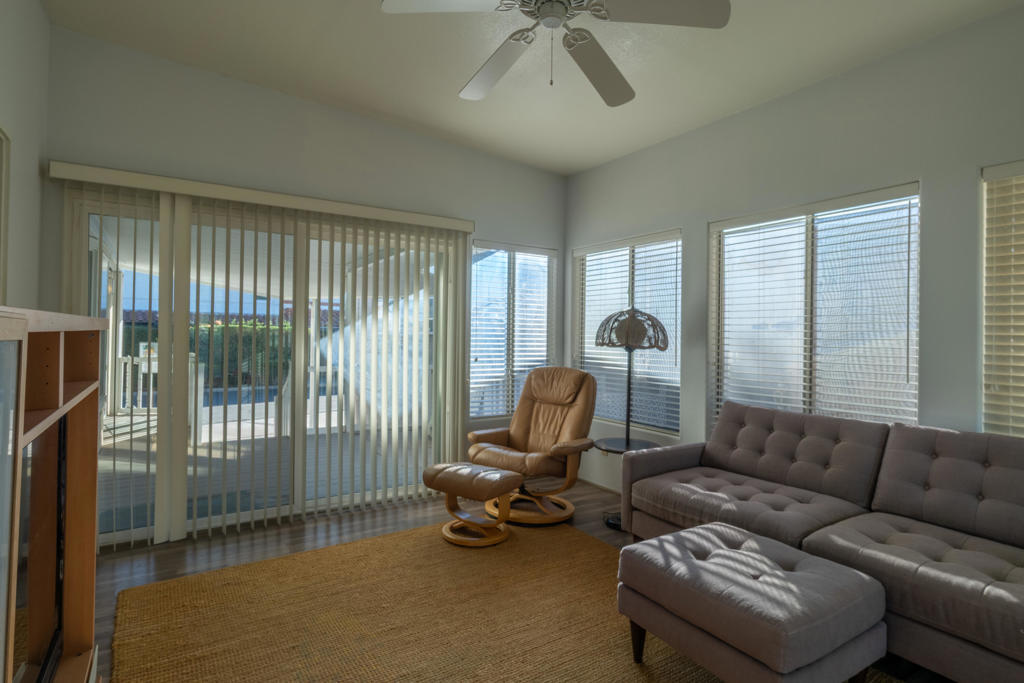 Desert Shadows Rv Re - Manufactured In Park