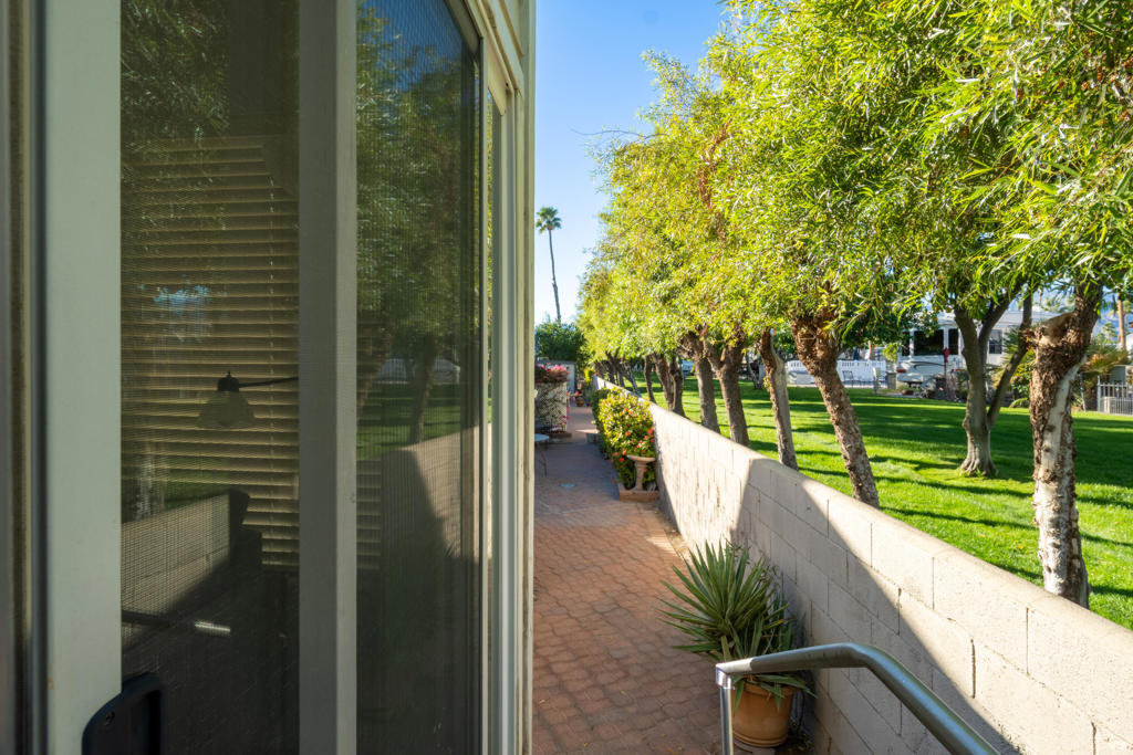 Desert Shadows Rv Re - Manufactured In Park