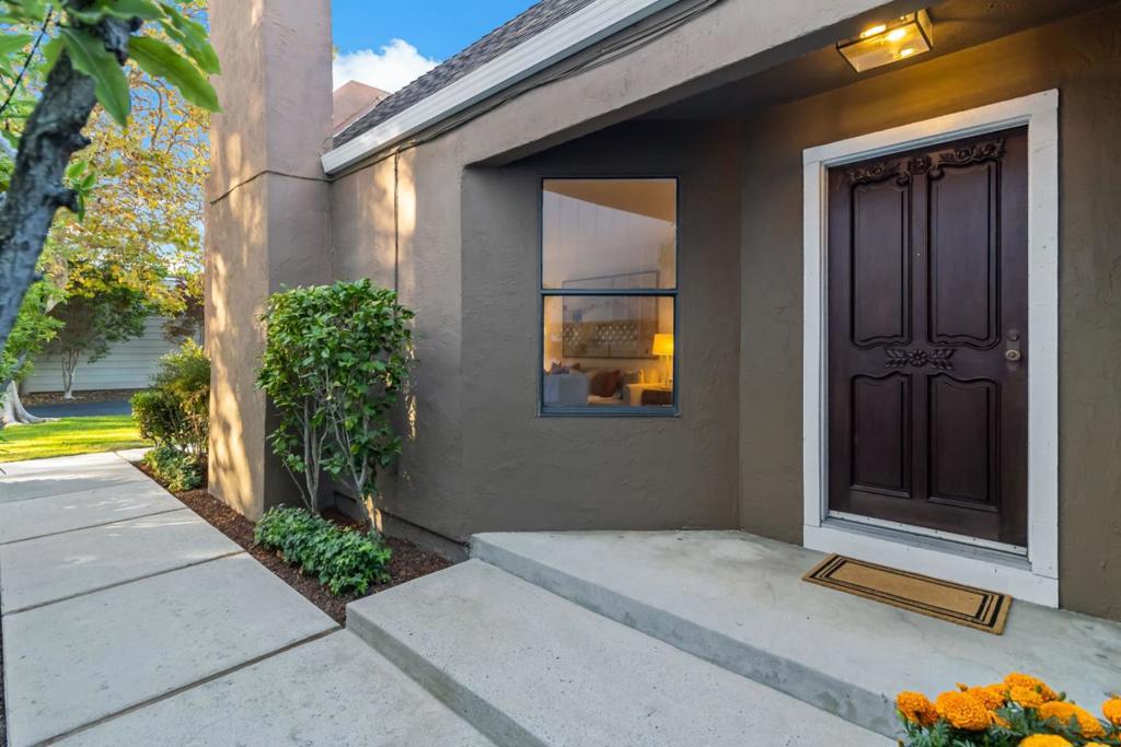 1101 Doyle Place