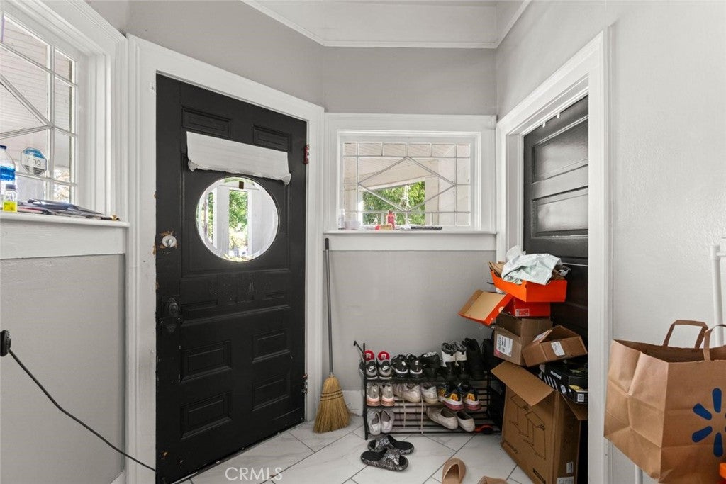 1385 High Street