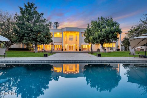 Photo of 11428 Iverson Road, Chatsworth, CA 91311 (MLS # 226001242)