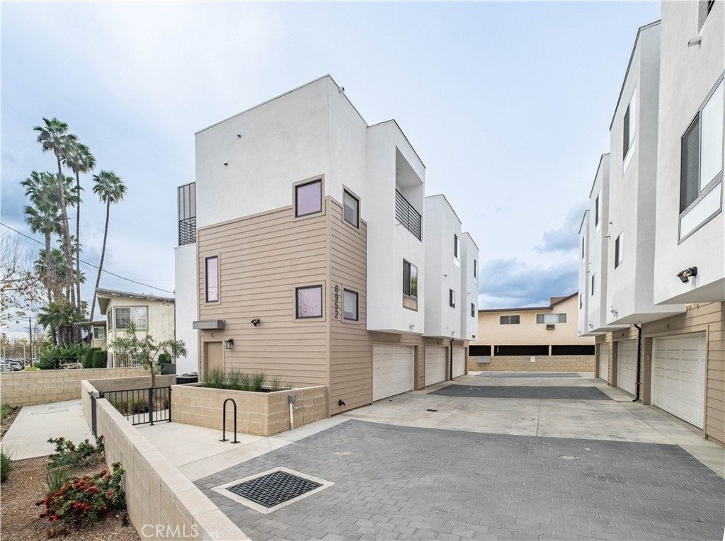 6449 Rosemead Boulevard