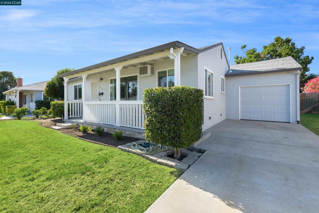 3121 Princeton Ave