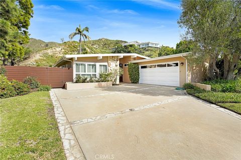 Photo of 18111 Sandy Cape Dr, Malibu, CA 90265 (MLS # WS26033185)