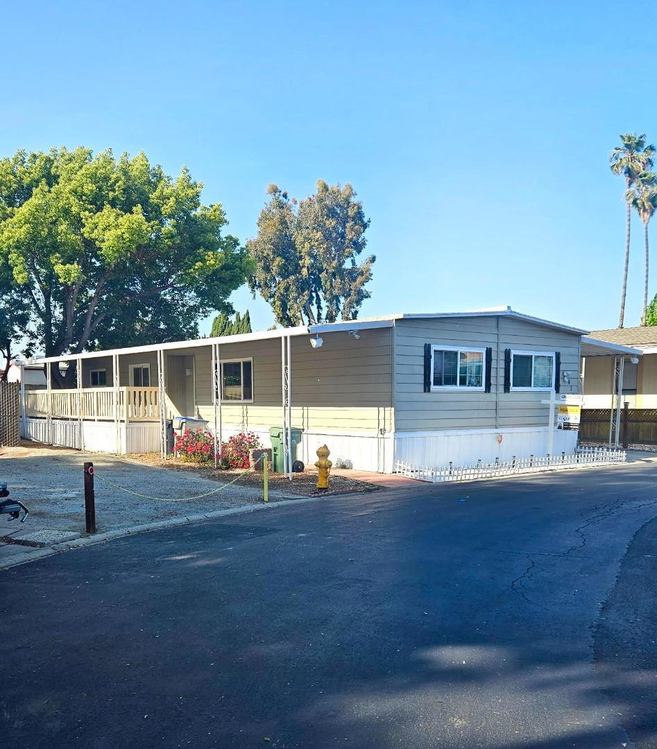 418 Pinefield