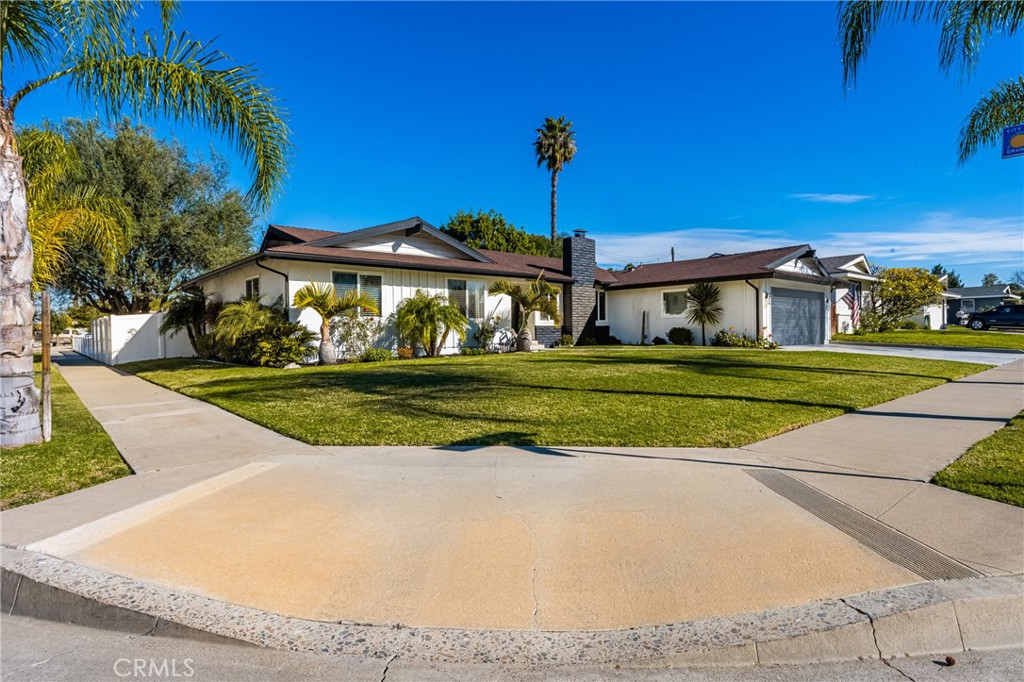 1021 E Del Mar Avenue