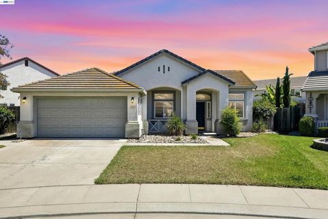 Photo of 2232 Katherine Pl PL, Manteca, CA 95337 (MLS # 41135457)