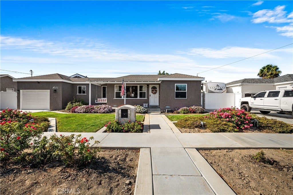 4582 Howard Avenue, Los Alamitos CA 90720