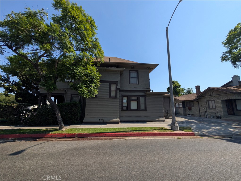 Properties 3 325 S Los Robles Avenue