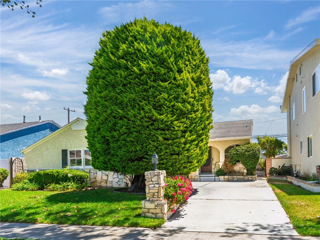 20104 Entradero Avenue