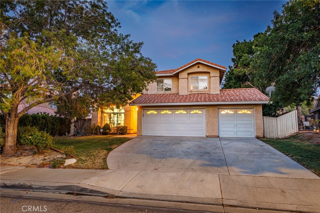 Welcome to your new home! View video before scheduling tour: https://youtu.be/bqjaRWRoK9c?si=06YUuwv4ebrOzqdL. This bright and spacious two-story rental offers 3 bedrooms, 2.5 bathrooms, and plenty of natural light throughout. Freshly painted with brand-new carpet, it feels clean and inviting from the moment you walk in. The home includes a large 3-car garage plus extended driveway parking, along with an expansive flat backyard that’s perfect for entertaining, BBQs, or relaxing outdoors. Appliances are included, making move-in a breeze.
Located in a prime Palmdale neighborhood, you’ll enjoy easy freeway access for commuting to LA or the Valley, plus close proximity to shopping, dining, schools, and parks. Outdoor enthusiasts will love the nearby trails, golf courses, and recreation.
This home combines comfort, convenience, and value—ready for you today!