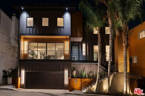 Photo of 3601 Dixie Canyon Place, Sherman Oaks, CA 91423 (MLS # 26662653)