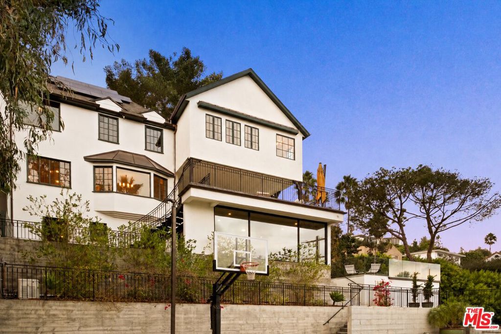 4818 Bonvue Avenue, Los Angeles CA 90027
