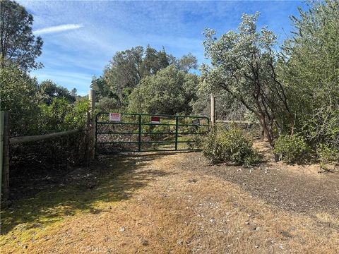 Photo of 9 Quartz Ridge Court, Coarsegold, CA 93614 (MLS # FR26062753)