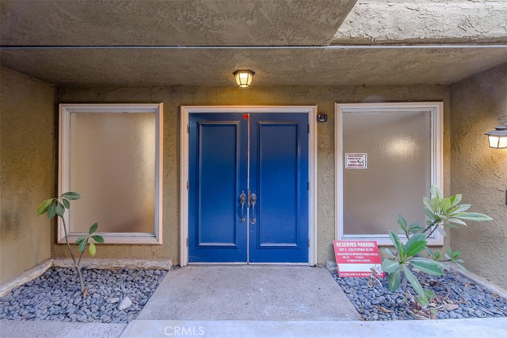 382 E E California 101