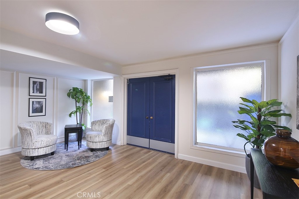 382 E E California 101