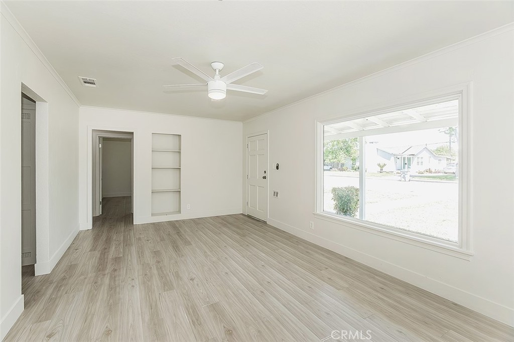 2053 Mayfair Drive E