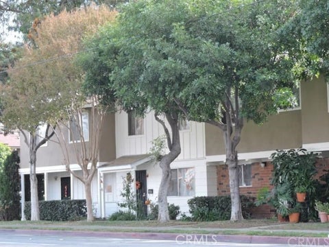 Photo of 441 N Rockvale AVE, Azusa, CA 91702 (MLS # SR26131282)