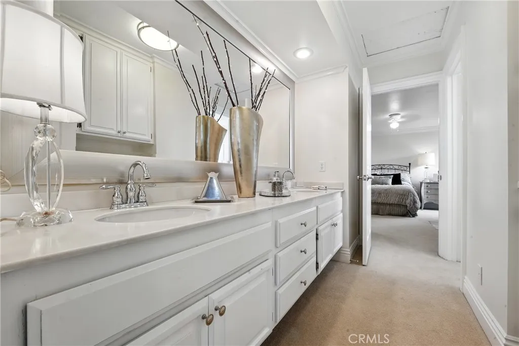 Irvine, California 92604, United States, 3 Bedrooms Bedrooms, ,3 BathroomsBathrooms,Residential,Active,170642