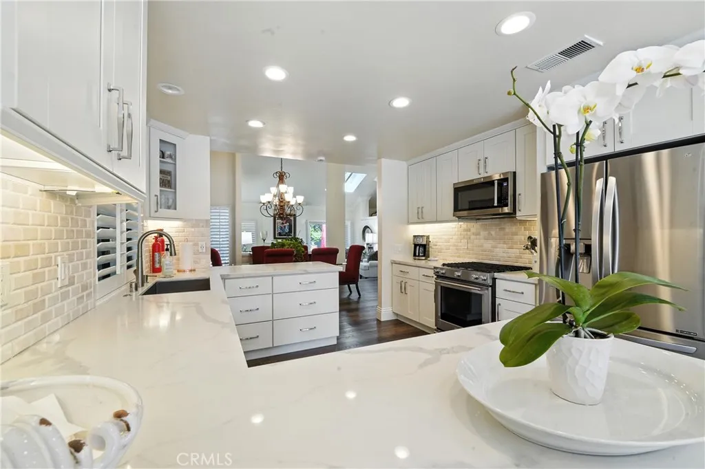 Irvine, California 92604, United States, 3 Bedrooms Bedrooms, ,3 BathroomsBathrooms,Residential,Active,170642