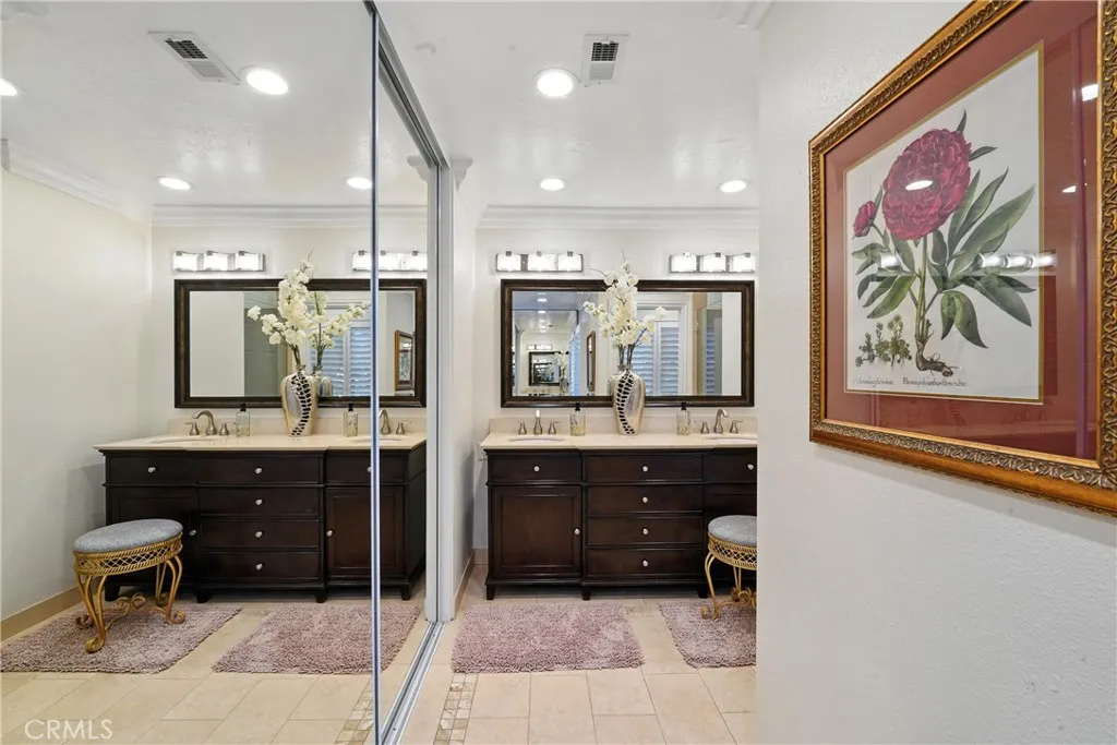 Irvine, California 92604, United States, 3 Bedrooms Bedrooms, ,3 BathroomsBathrooms,Residential,Active,170642