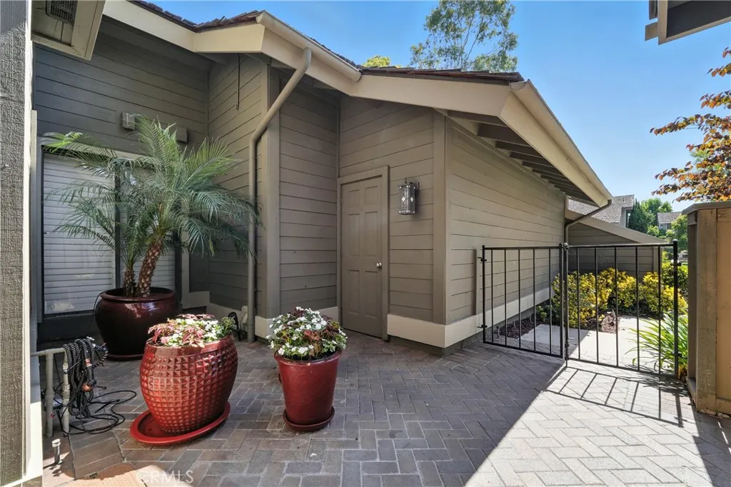 Irvine, California 92604, United States, 3 Bedrooms Bedrooms, ,3 BathroomsBathrooms,Residential,Active,170642