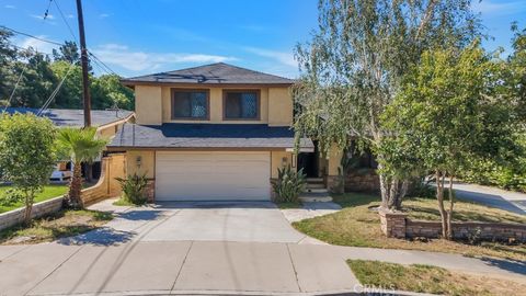 Photo of 23540 Cherry Street, Newhall, CA 91321 (MLS # SR26075632)