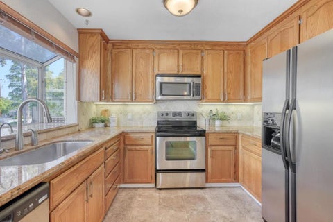 Tiny photo for 10 Arch Street, Redwood City, CA 94062 (MLS # ML82049901)
