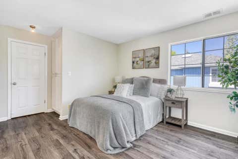 Tiny photo for 10 Arch Street, Redwood City, CA 94062 (MLS # ML82049901)