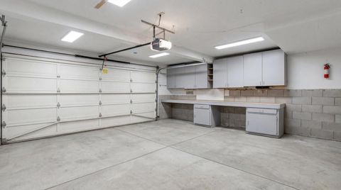 Tiny photo for 10 Arch Street, Redwood City, CA 94062 (MLS # ML82049901)