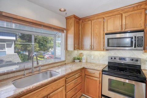 Tiny photo for 10 Arch Street, Redwood City, CA 94062 (MLS # ML82049901)