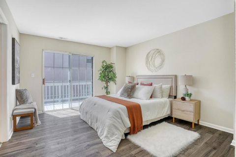 Tiny photo for 10 Arch Street, Redwood City, CA 94062 (MLS # ML82049901)