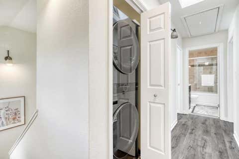 Tiny photo for 10 Arch Street, Redwood City, CA 94062 (MLS # ML82049901)