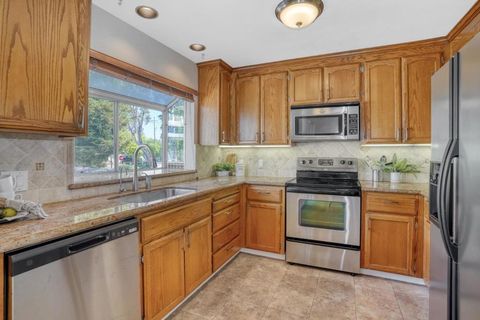 Tiny photo for 10 Arch Street, Redwood City, CA 94062 (MLS # ML82049901)